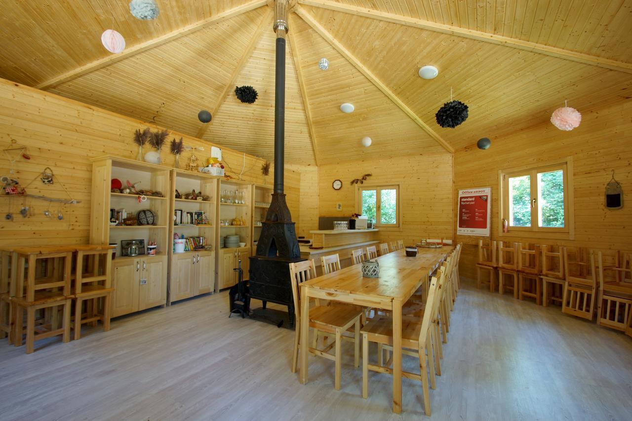 Le Petit Robinson Otel Champvert Dış mekan fotoğraf