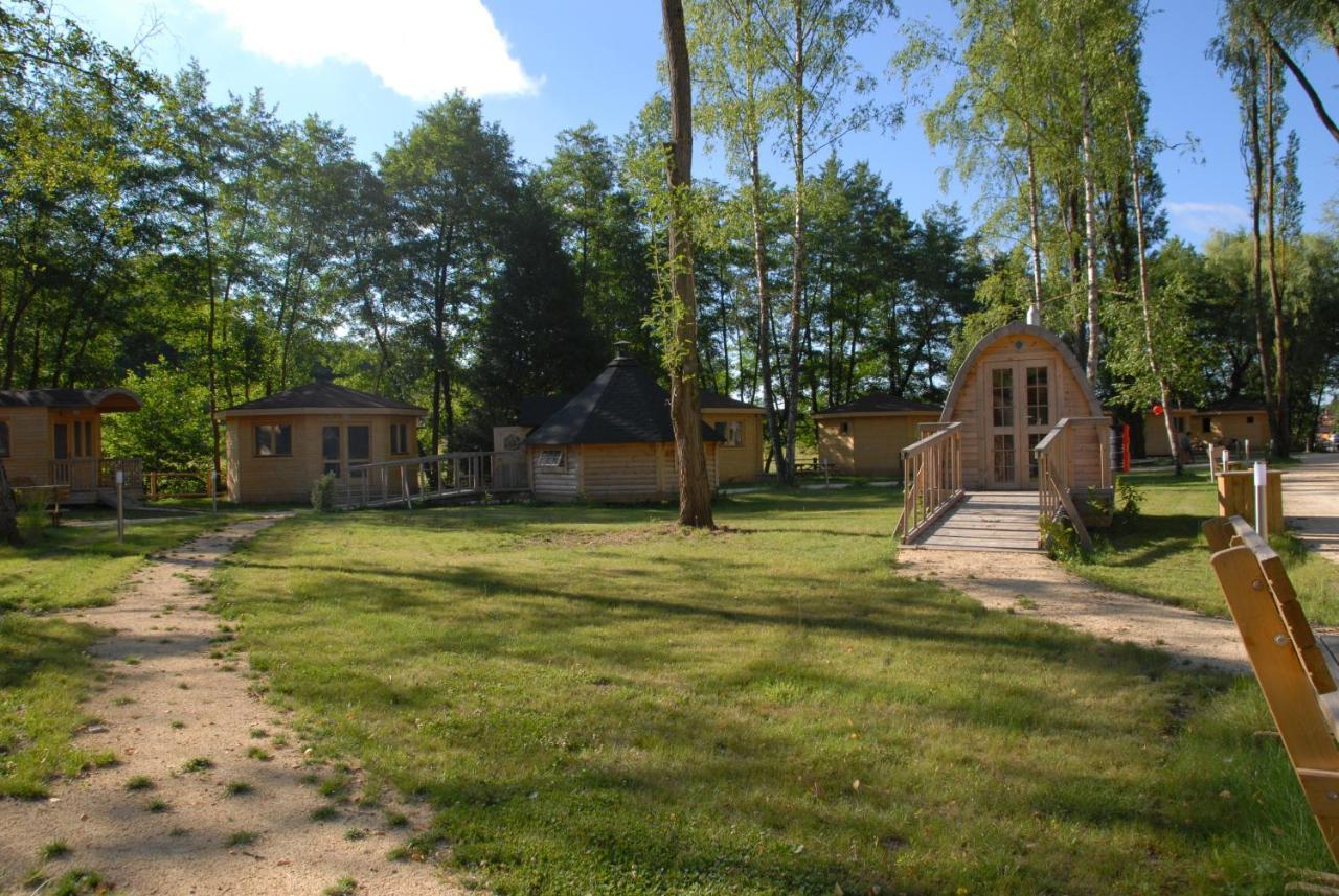 Le Petit Robinson Otel Champvert Dış mekan fotoğraf